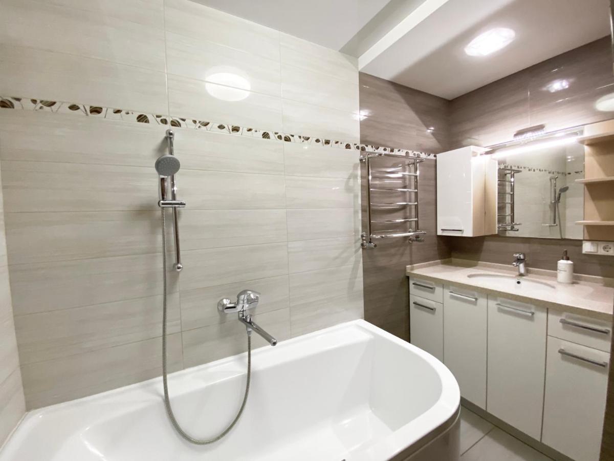2-Bedroom Apartment Most City Area, Ekaterynoslav Square Dnipro Exterior photo
