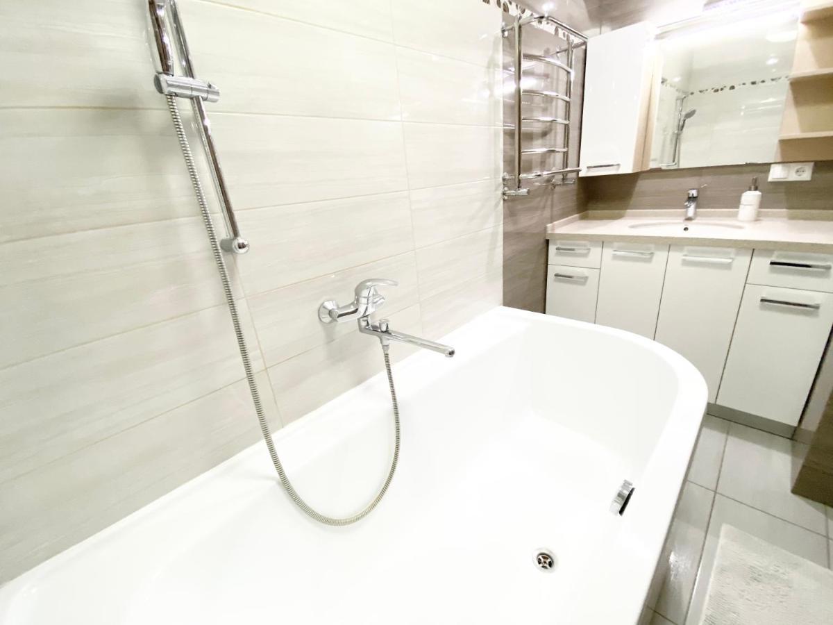 2-Bedroom Apartment Most City Area, Ekaterynoslav Square Dnipro Exterior photo